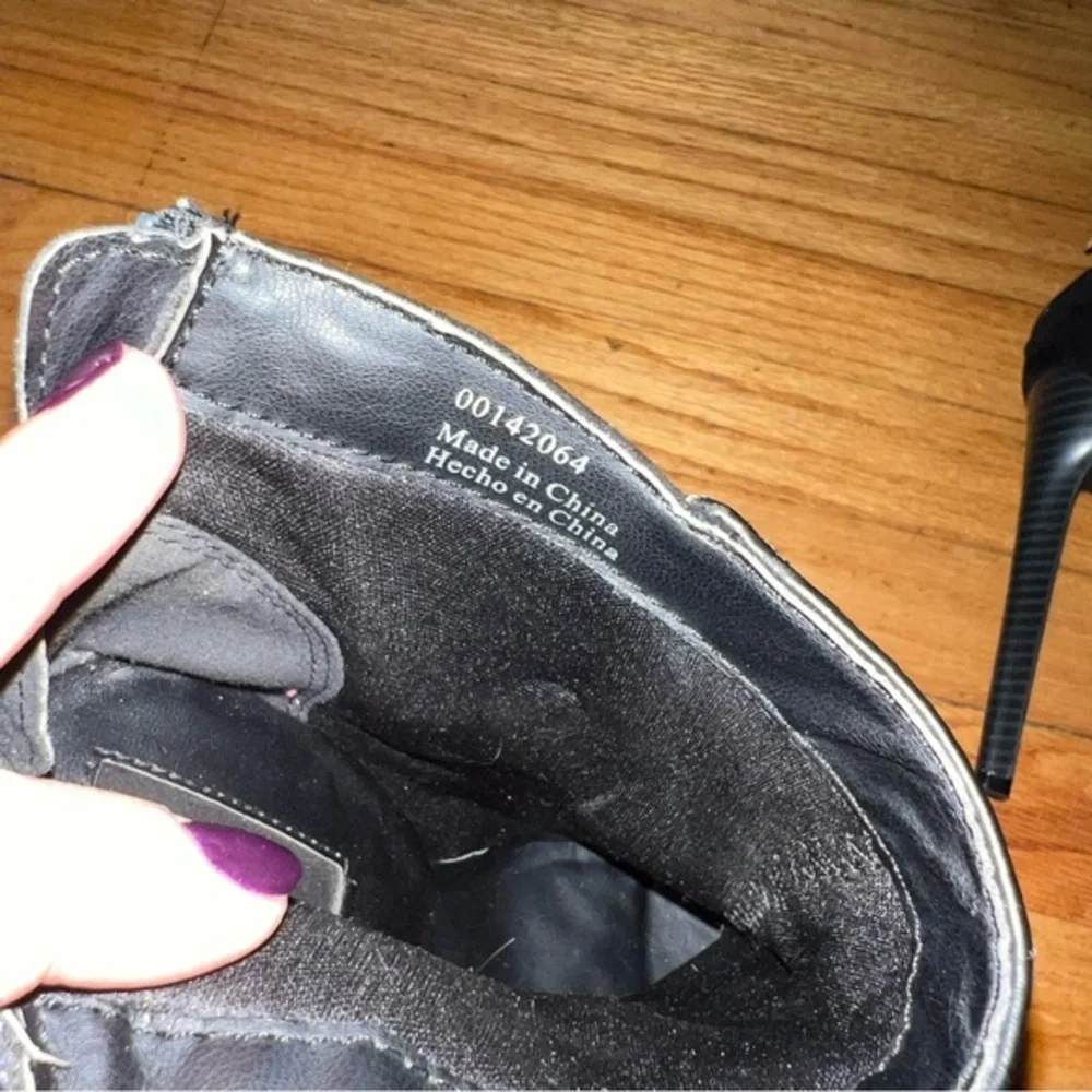 NWOT platform stiletto booties with zipper back